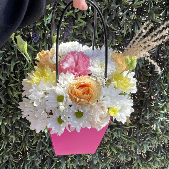 Композиция в коробке «Весеннее пробуждение»  в Армянске