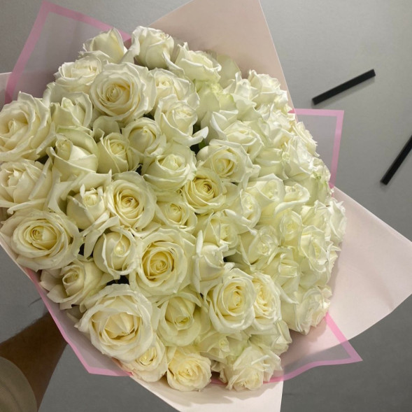 75 белых роз  в Армянске
