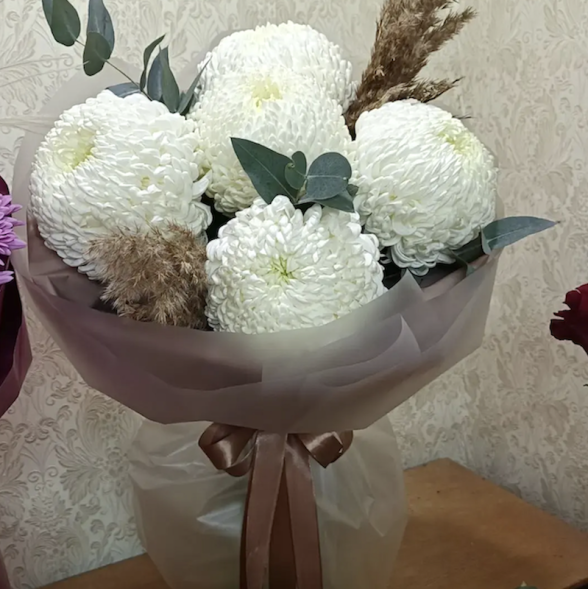 Белый Атлас в Армянске