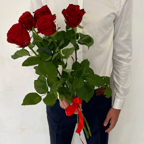 5 красных роз в Армянске