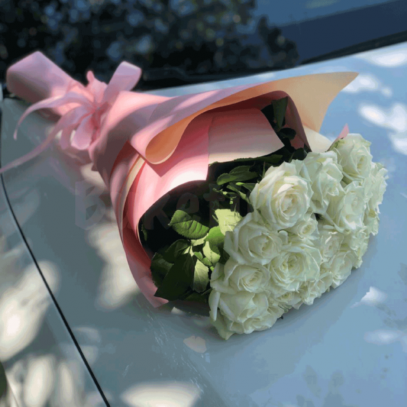 15 белых роз, лента в Армянске