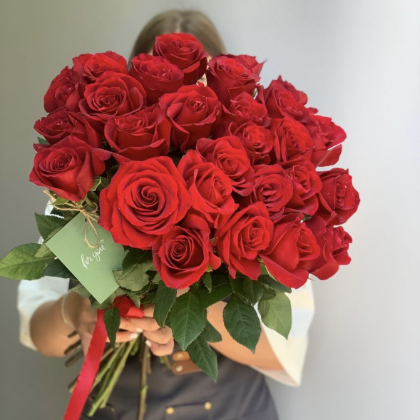 27 красных импортных роз, лента в Армянске