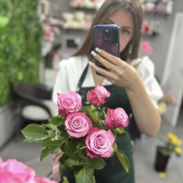 Букет 5 розовых роз в Армянске