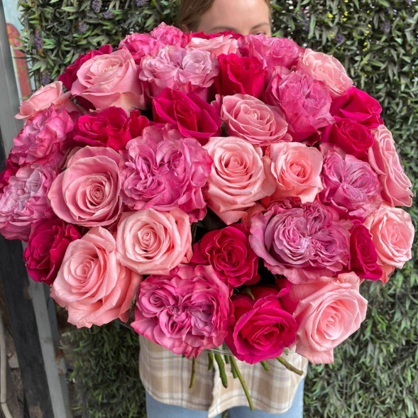 Букет 35 розовых роз в Армянске